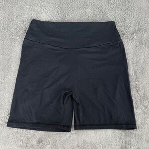 Black seamless workout shorts